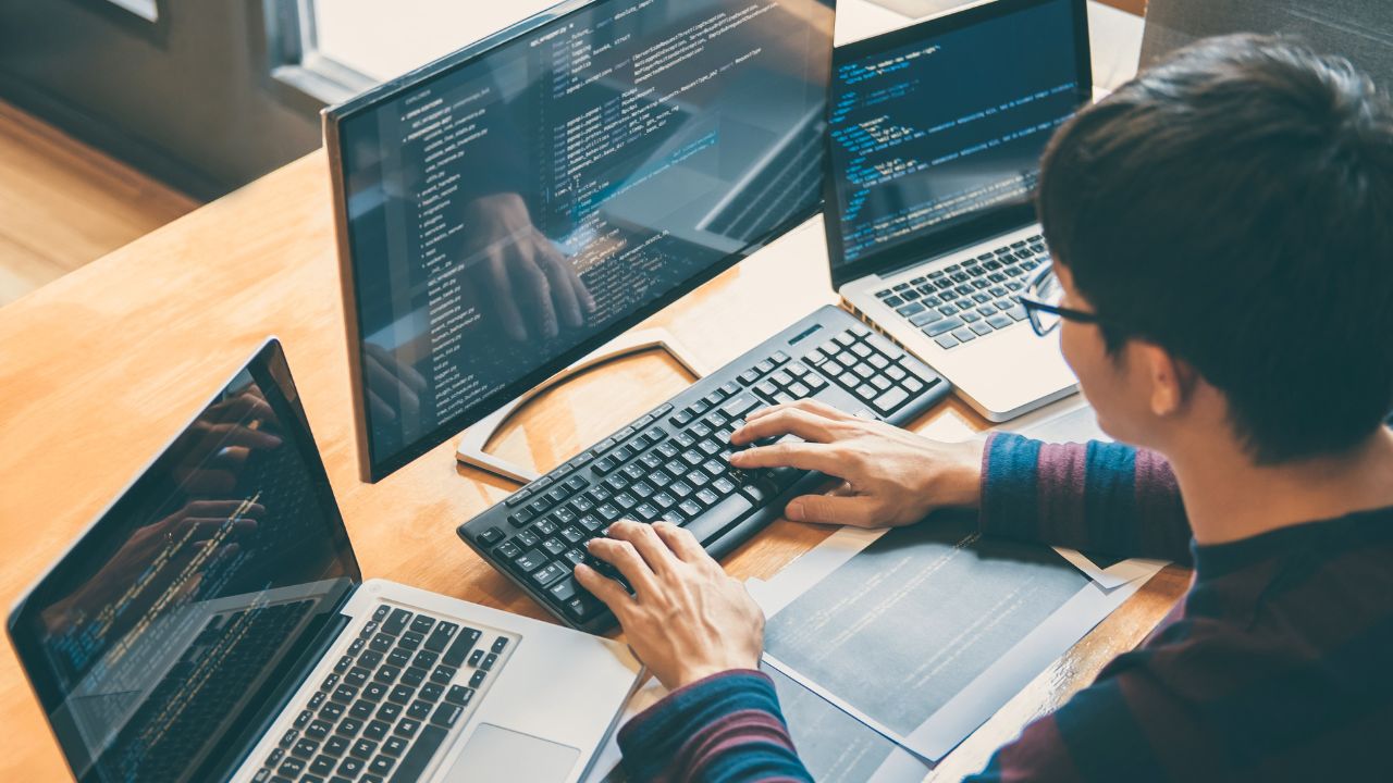 How To Become A Successful Software Developer In 2023